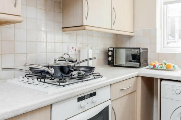 Lovely 3 bed 2 bath House Lakeside Intu Shopping Centre M25 A13 - Photo5