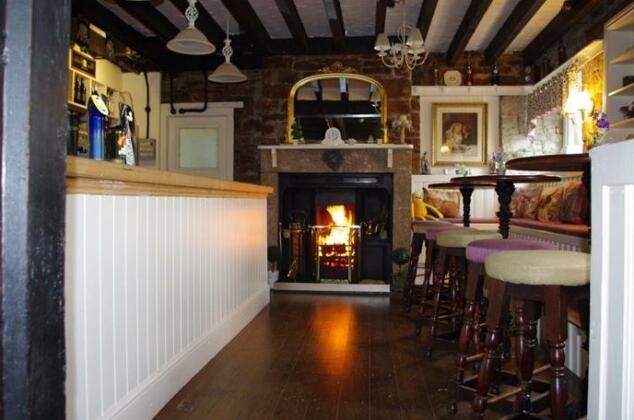 Blenkinsopp Castle Inn - Photo2