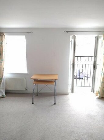 Quiet double rooms near Tesco superstore - Photo4