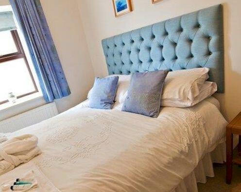 Harrogate Suites - Blue - Photo2