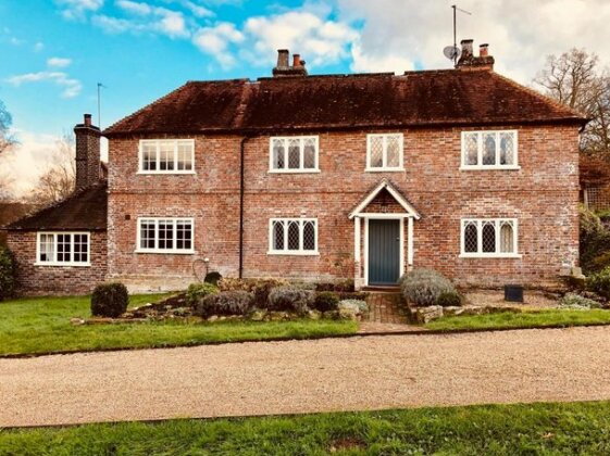 The Dorset Arms Cottage & Pub Rooms