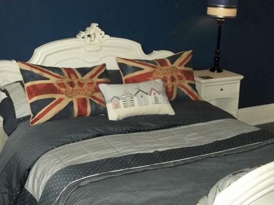 Holly House Bed and Breakfast and Apartments - Photo2