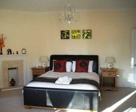 Friary Wood Bed and Breakfast Bath