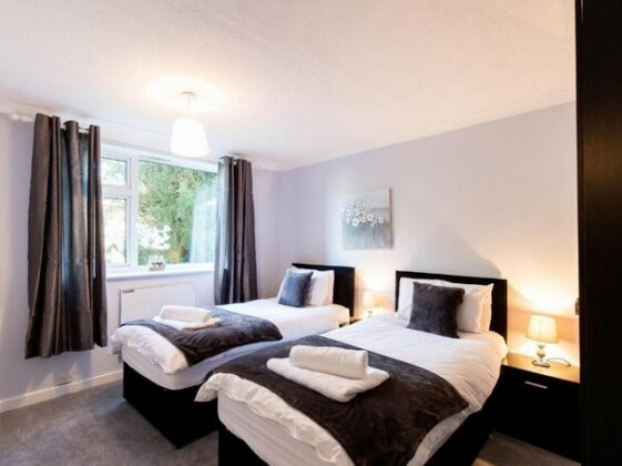 2-Bedroom Apartment Woodgrange Court Hoddesdon
