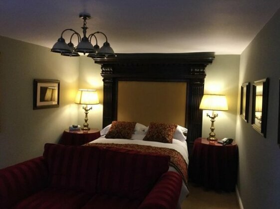 The Brownlow Arms Inn - Photo4