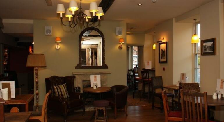 The Bear Hotel Hungerford - Photo3