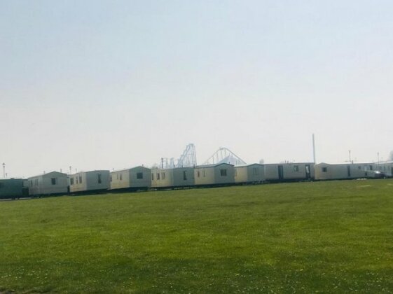 Caravan at the Grange Holiday Park close to Entertainments next to the seaside and Fantasy Island - Photo4