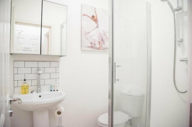 Beautiful Ensuite Room in the Heart of Ipswich - Photo5
