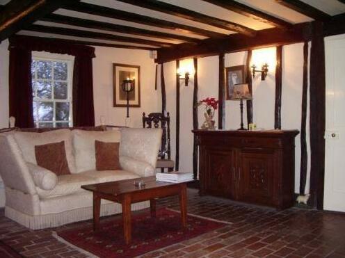 Olde Moat House Ivychurch - Photo4