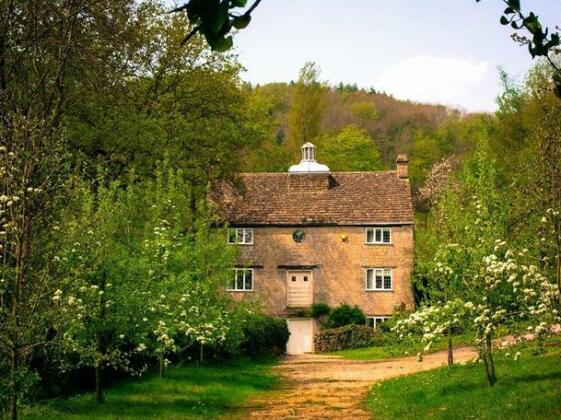 Owlpen Manor Cottages