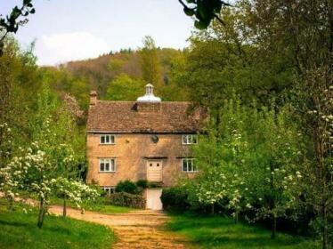 Owlpen Manor Cottages