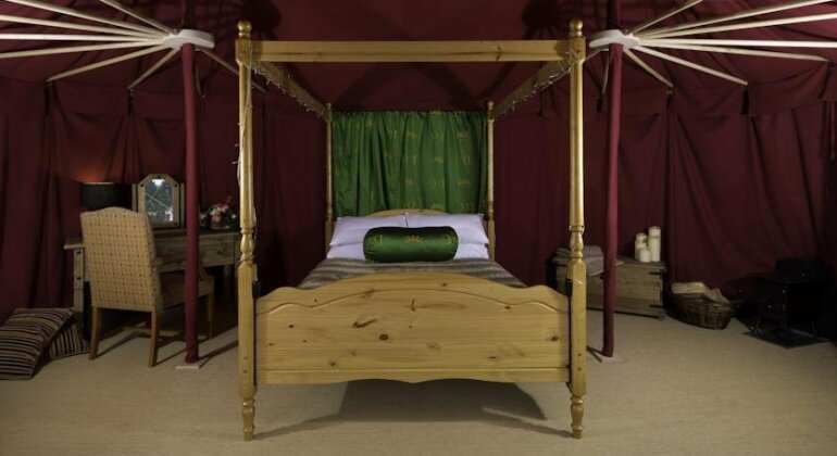 Knights Glamping at Leeds Castle - Photo3