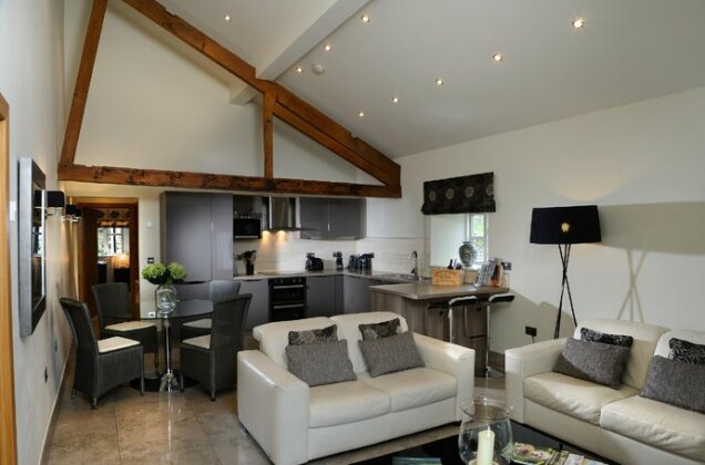 Contemporary Barn Conversion in Stunning Setting - Photo5