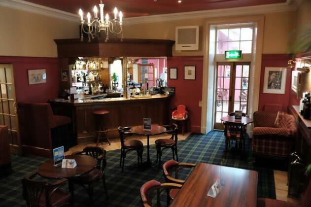Selkirk Arms Hotel - Photo3
