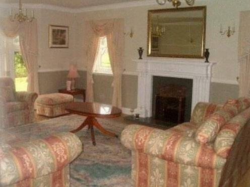 A Room In The Country - Photo2