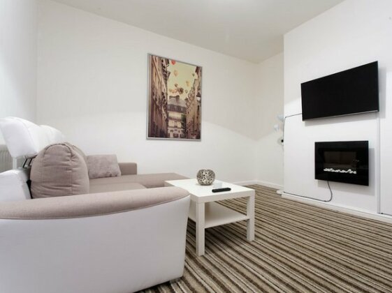 Brownhill House Apartments - Photo2