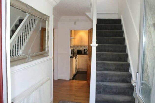 Full Modern House - 2 Miles From Leeds City Centre - Photo2