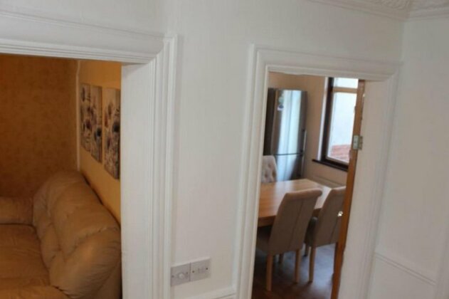 Full Modern House - 2 Miles From Leeds City Centre - Photo4
