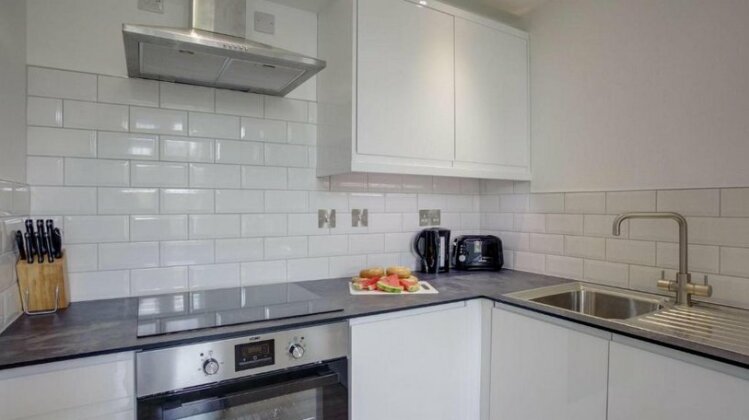 1br Amazing Apartment Located In Leicester - Photo3