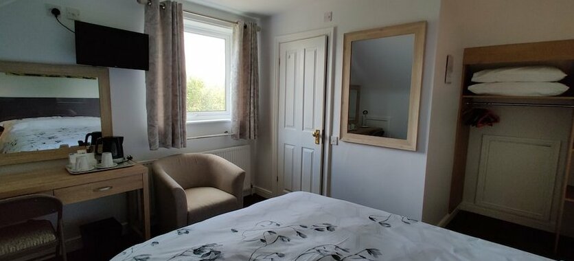 Aaron Lodge Guest House - Photo4