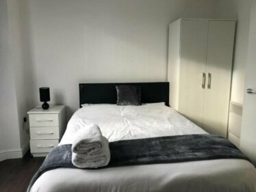 Safe move flat 2 2bed apartment