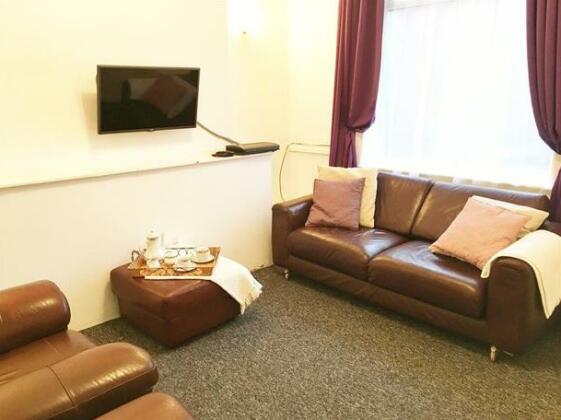 Clifton House Serviced Accommodation - Photo4