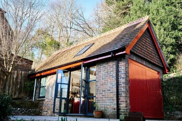 Tiny Cottage with Terrace & Parking Central Lewes