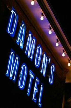 Damon's Hotel