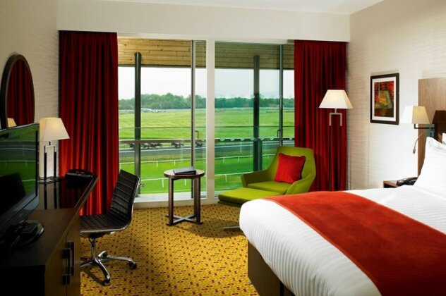 Lingfield Park Marriott Hotel & Country Club - Photo2