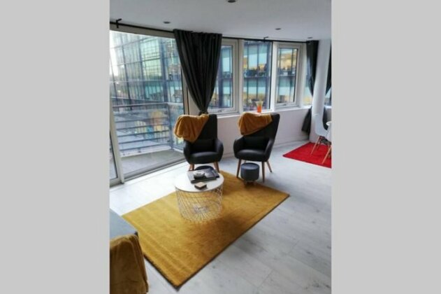 Beautifully Stunning 5 City Centre Apartment Two bedrooms Two bathrooms and Two Balconies plus p - Photo4