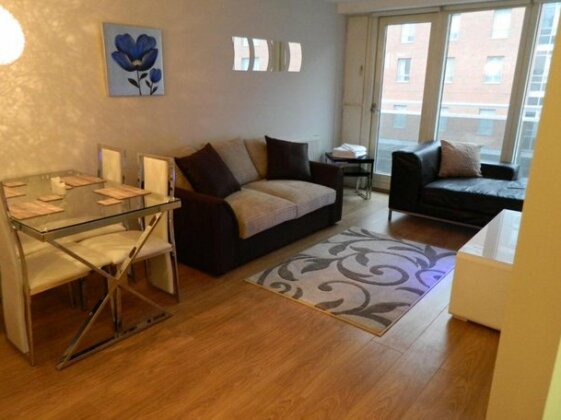 Liverpool City Waterfront Apartment - Photo3