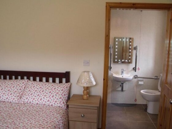 Cosy Ground Floor Disabled Friendly Room In Farm House - Photo5