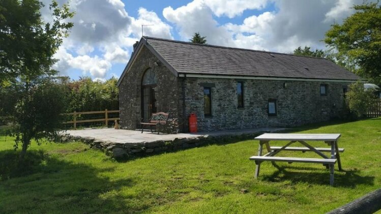 Gwarffynnon barn holiday cottage with sea views