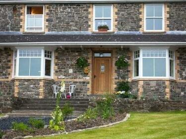 Tyllwyd Hir Bed and Breakfast