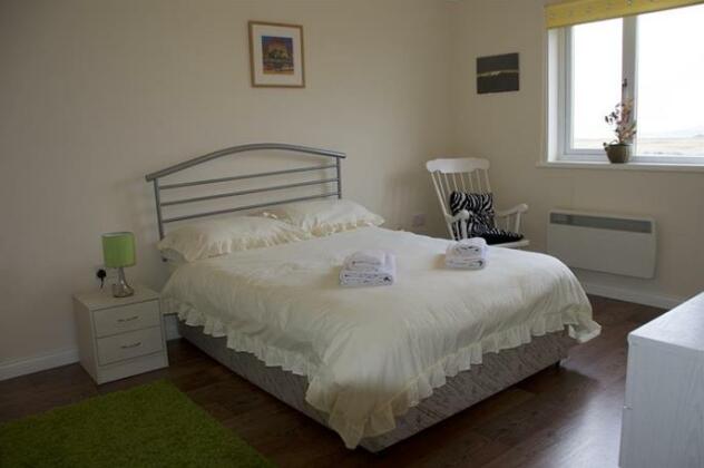 Oir Na Mara - Photo3