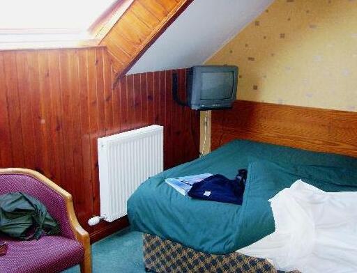 Dark Island Hotel - Photo3