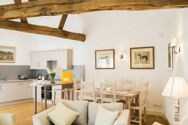 Cowdray Holiday Cottages - Photo5