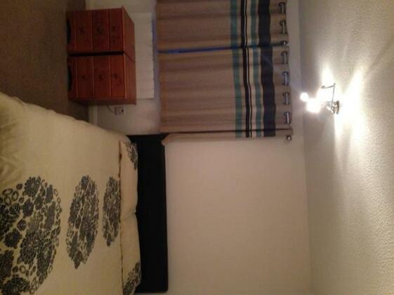 1 Bed Room Flat - Photo2