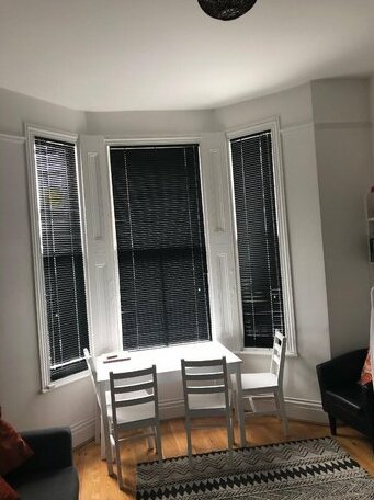 1 Bedroom Apartment Hammersmith Central London-Sk - Photo3