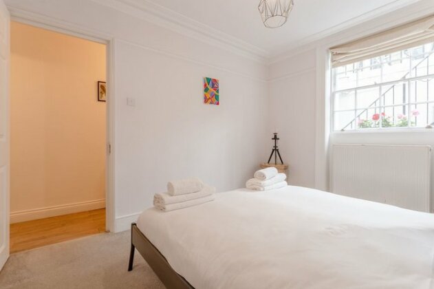 1 Bedroom Apartment In Camden Accommodates 4 - Photo4