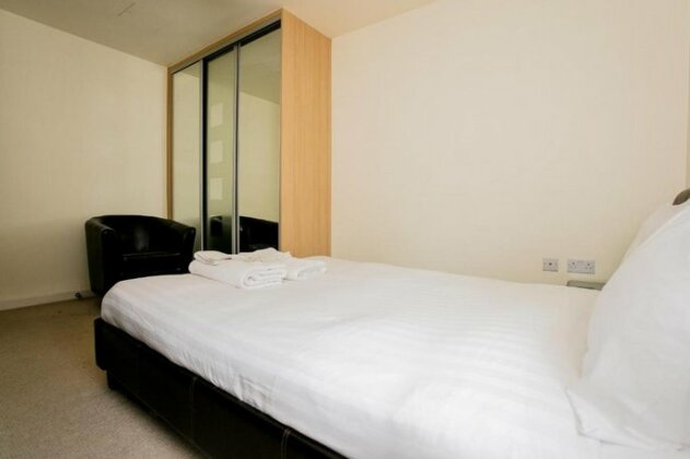 1 Bedroom Flat In East London Sleeps 2 - Photo5