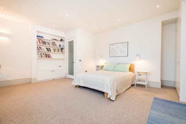 1 Bedroom Flat In Islington Accommodates 4