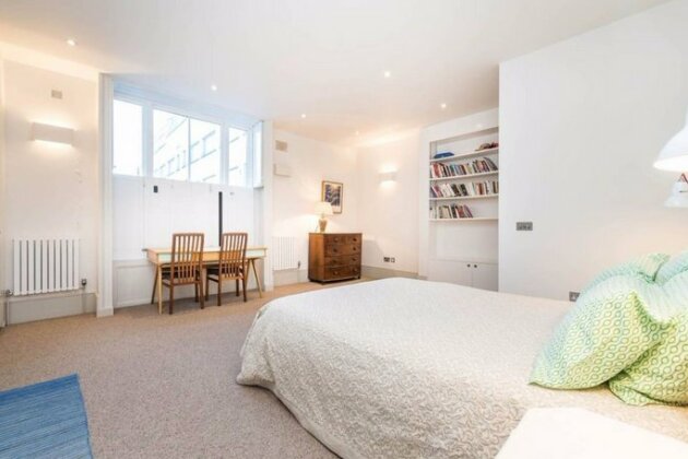 1 Bedroom Flat In Islington Accommodates 4 - Photo3