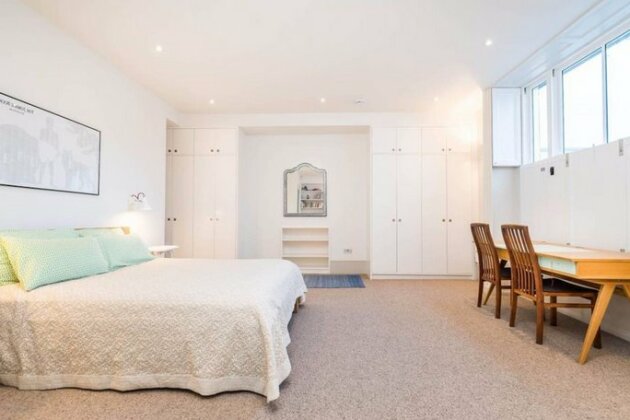 1 Bedroom Flat In Islington Accommodates 4 - Photo4