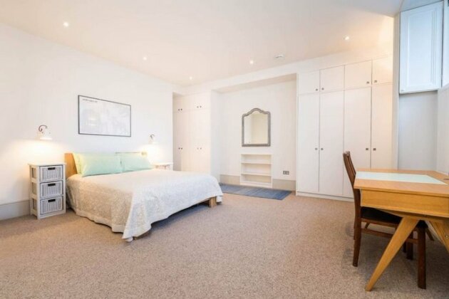 1 Bedroom Flat In Islington Accommodates 4 - Photo5