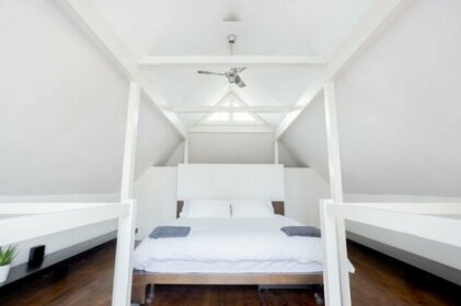 1 Bedroom Flat With Balcony Sleeps 4 In Southwark