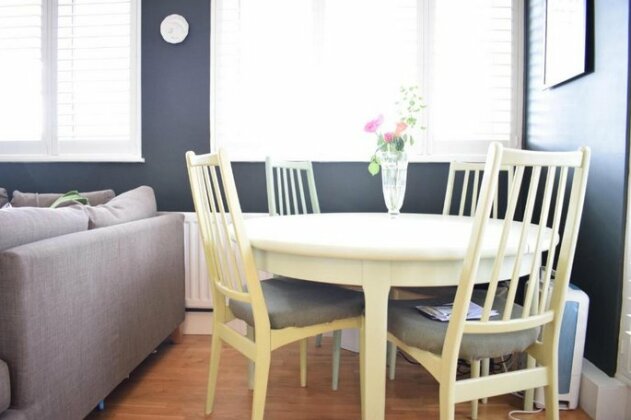 1 Bedroom Flat With Roof Terrace In Fulham - Photo3