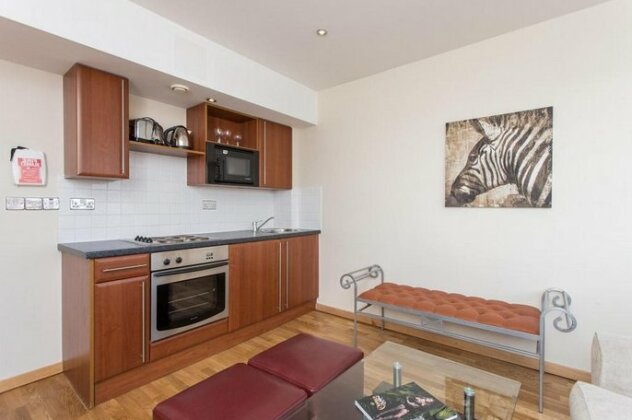1 Bedroom Luxury Apartment In Kensigton By Ivi Properties - Photo5