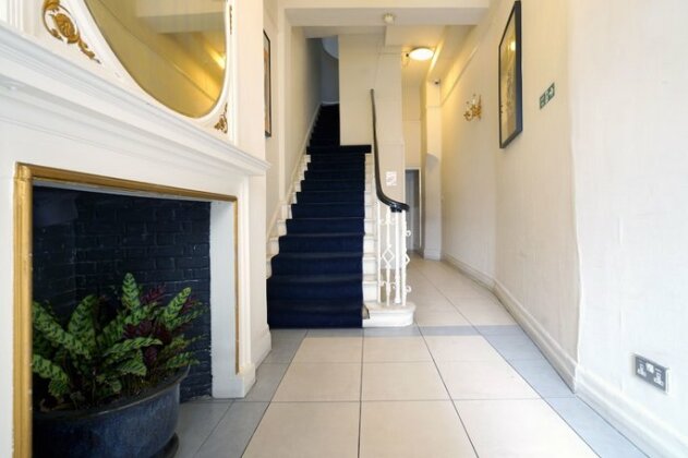 17 Hertford Street - Photo3