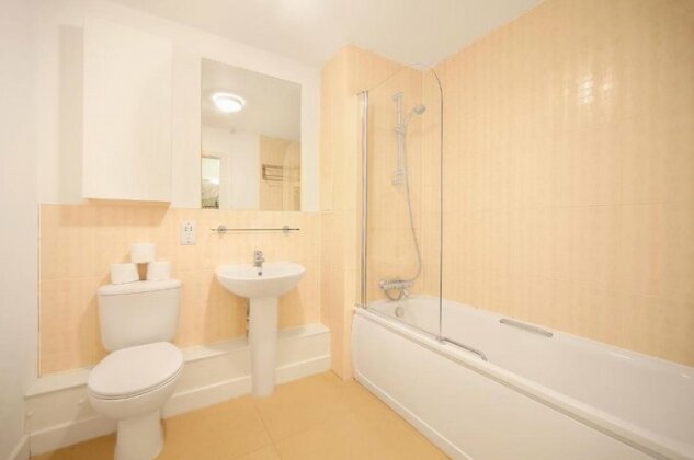 1br Apartment In Picturesque Greenwich - Photo5